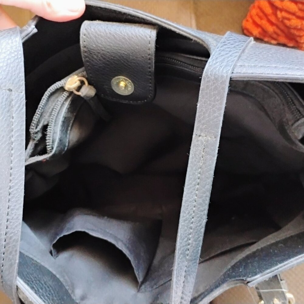 Bueno Black Shoulder Purse NWT - Picture 3 of 3